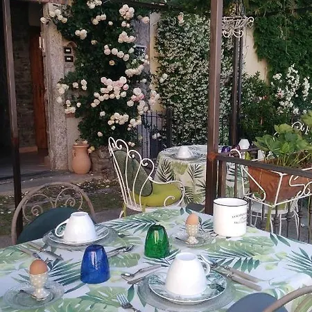 Papillon Bed and Breakfast *