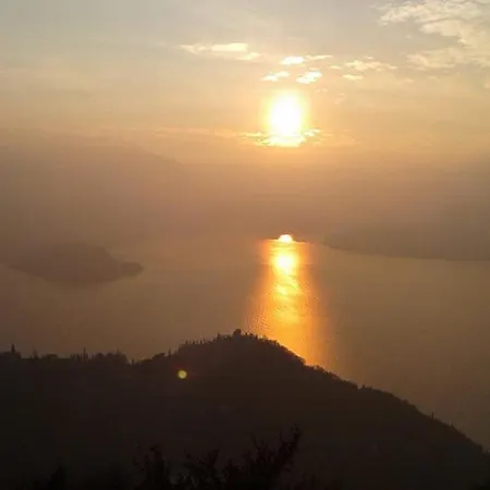 Papillon Couette-café 3*