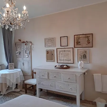 Papillon Bed & Breakfast *